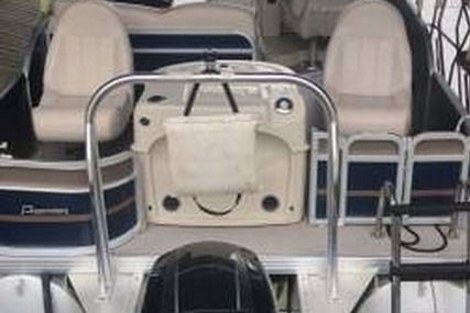 Premier Pontoons 251 Castaway Tritoon