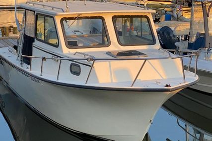 May Craft 2550 Pilothouse Cabin