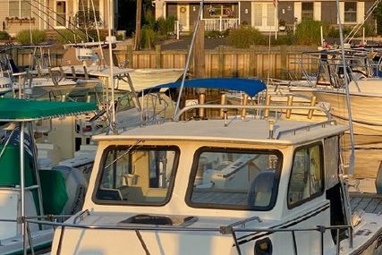 May Craft 2550 Pilothouse Cabin