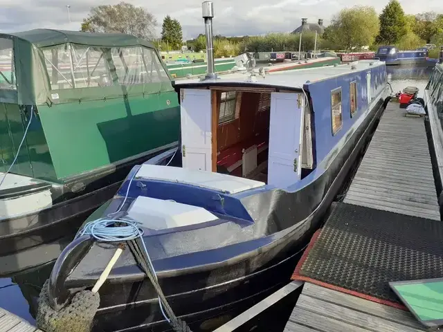 S & P Boat Builders Trad Stern Narrowboat called Laura James