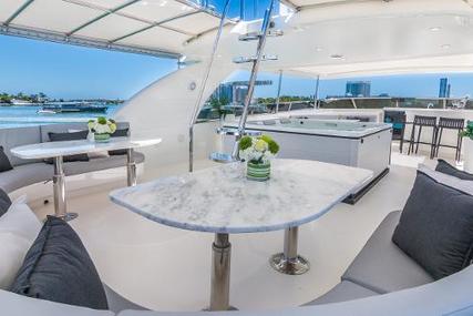 Horizon 110 Raised Pilothouse