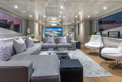 Horizon 110 Raised Pilothouse