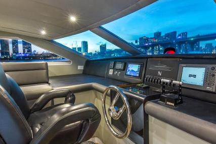 Horizon 110 Raised Pilothouse