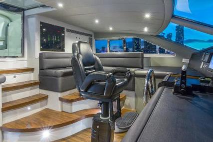 Horizon 110 Raised Pilothouse