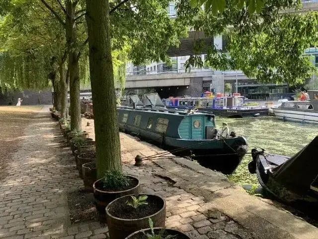 Narrowboat Teddesley