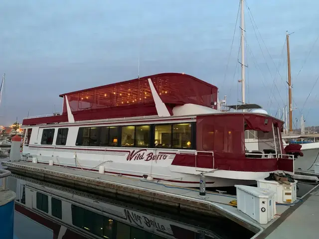 Skipperliner Houseboat