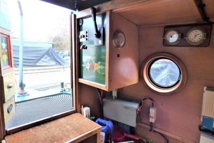 Narrowboat Lexden Swan 58