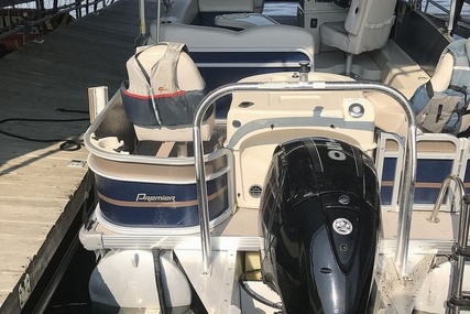 Premier Pontoons 251 Castaway Tritoon