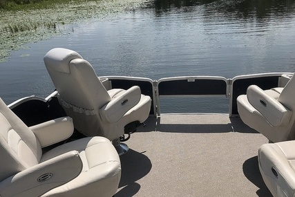 Premier Pontoons 251 Castaway Tritoon