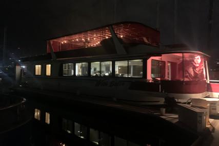 Skipperliner Houseboat