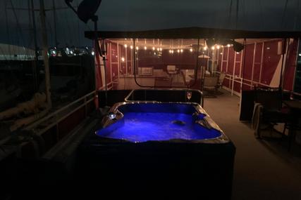 Skipperliner Houseboat