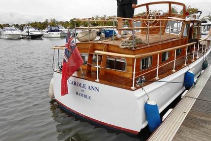 41ft CLASSIC TWIN SCREW MOTOR YACHT