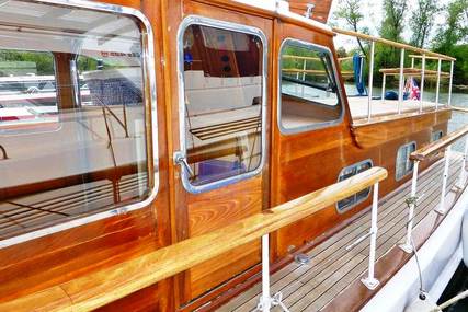 41ft CLASSIC TWIN SCREW MOTOR YACHT