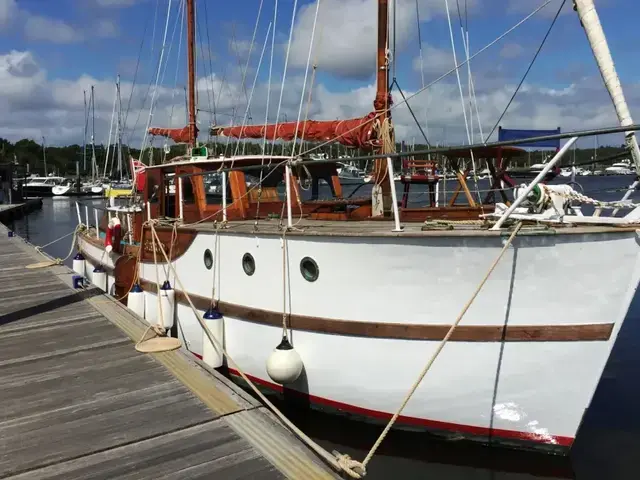 38ft. CHEOY LEE MOTOR SAILER