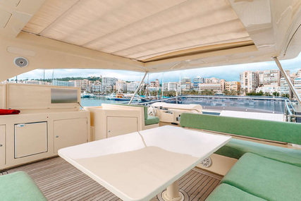 Ferretti Yachts 840 Altura