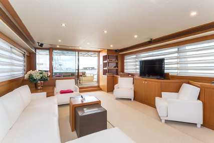 Ferretti Yachts 840 Altura