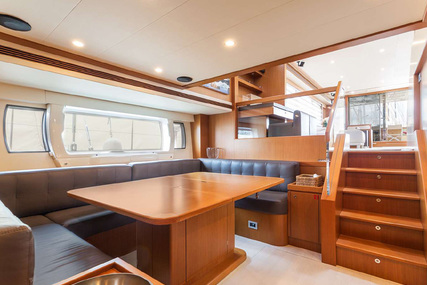 Ferretti Yachts 840 Altura