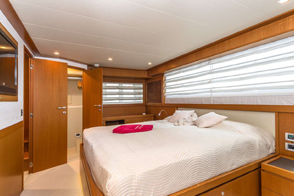 Ferretti Yachts 840 Altura