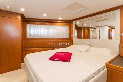 Ferretti Yachts 840 Altura