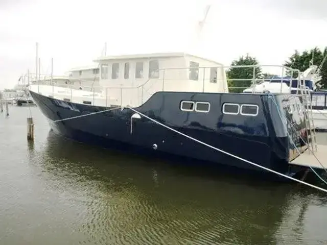 Houseboat Steel Trawler