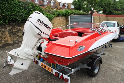 15ft. GLASTRON GT 150 SPORTS BOAT