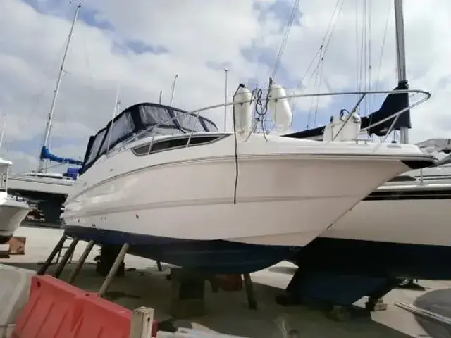 Chaparral 260 Signature Cruiser