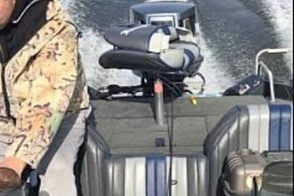 Ranger Boats Apache 375V