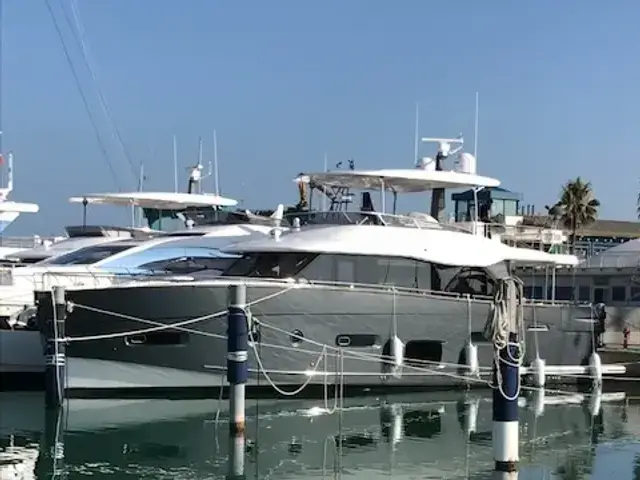 Azimut Magellano 66