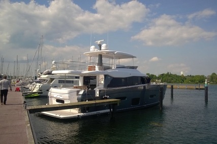 Azimut Magellano 66