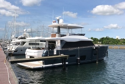 Azimut Magellano 66