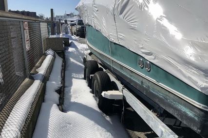 Trophy Boats 2503 Centre Console