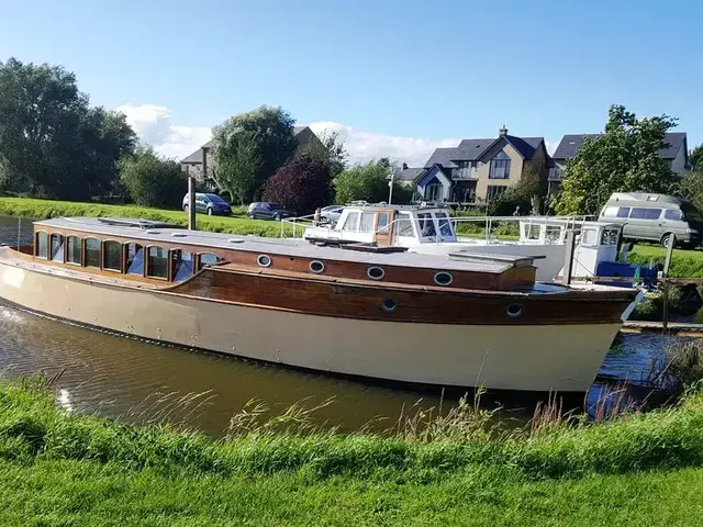 48ft ERNEST COLLINS BROADS CRUISER