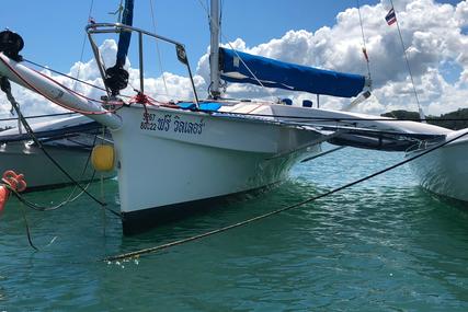 Corsair 28R Trimaran