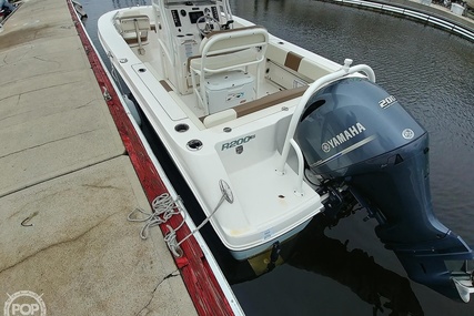 Robalo R200 ES