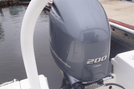 Robalo R200 ES