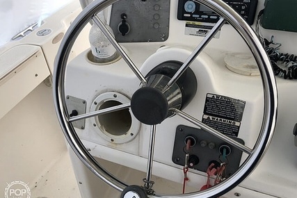 Trophy Boats 2503 Centre Console