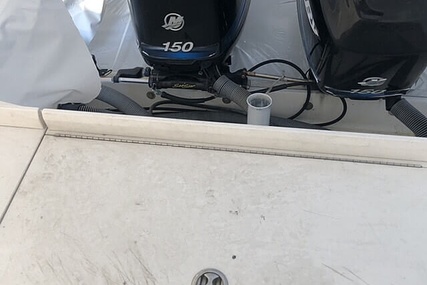 Trophy Boats 2503 Centre Console