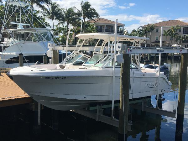 Robalo 247 Dual Console