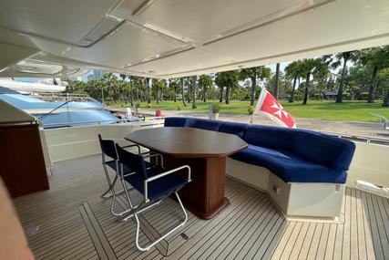 Ferretti Yachts F810