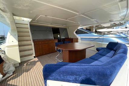 Ferretti Yachts F810