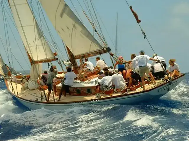 Herreshoff NYYC40 "Vixen"