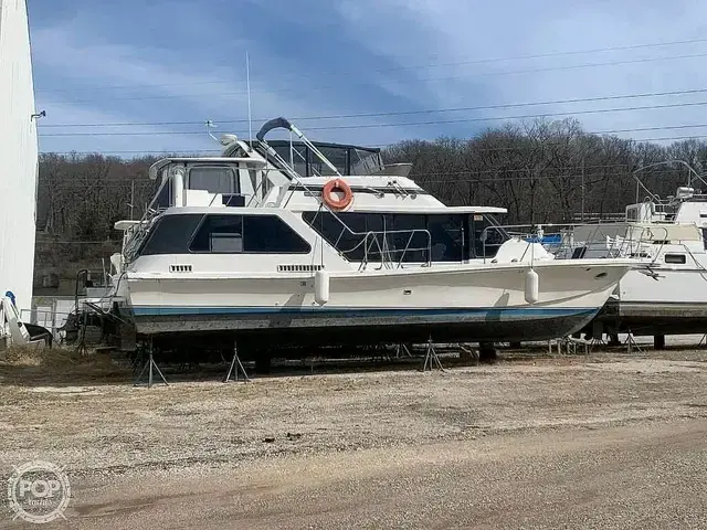 Bluewater 42 Coastal Cruiser