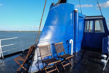 Houseboat Tug conversion