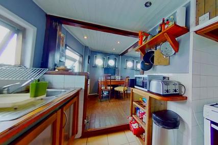 Houseboat Tug conversion