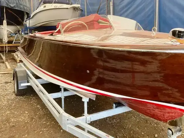 Chris Craft RIVIERA SPORTS BOAT