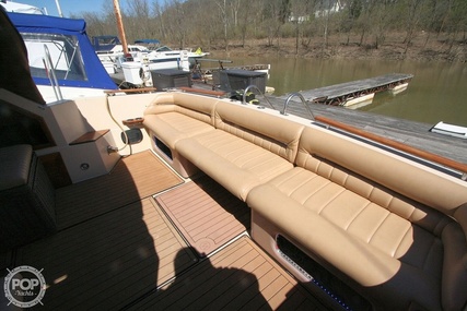 Chris Craft 332 Express