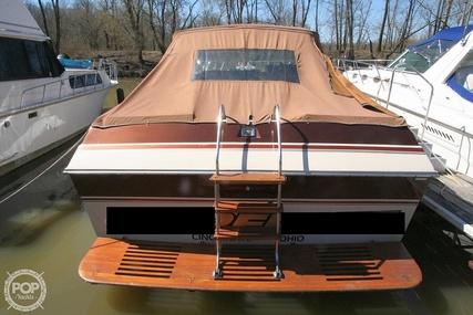 Chris Craft 332 Express