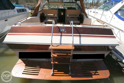 Chris Craft 332 Express