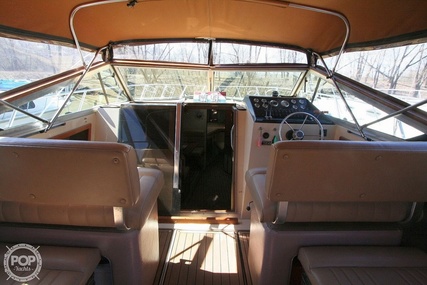 Chris Craft 332 Express