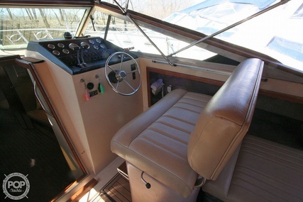 Chris Craft 332 Express